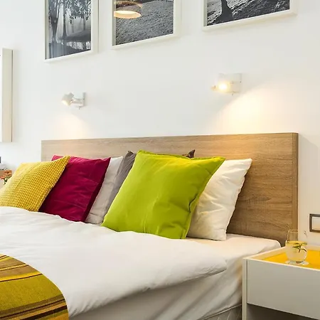 Compliment ホテル 3*