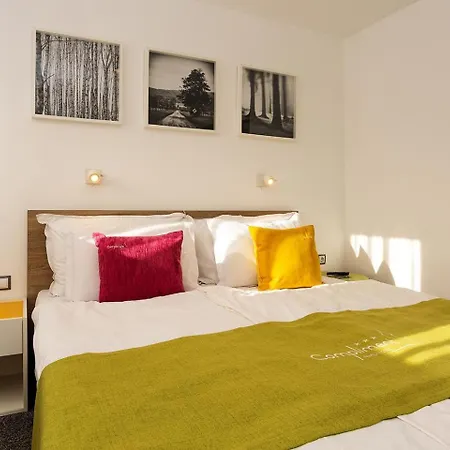 семеен комплимент Хотел