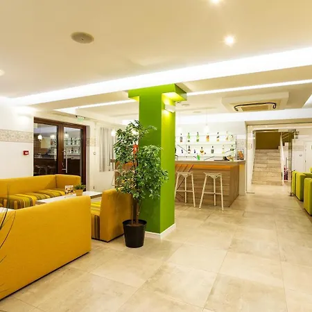 Хотел семеен комплимент