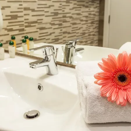 ホテル Compliment トリャブナ